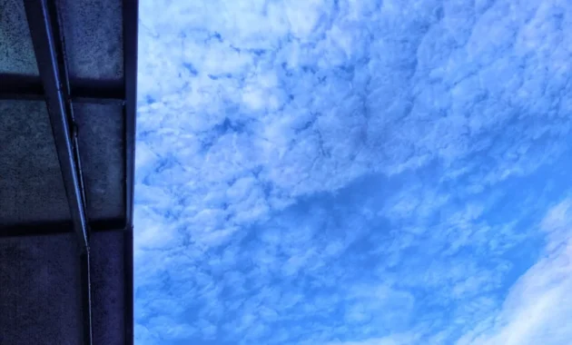 Mengapa langit berwarna biru? Penjelasan ilmiah