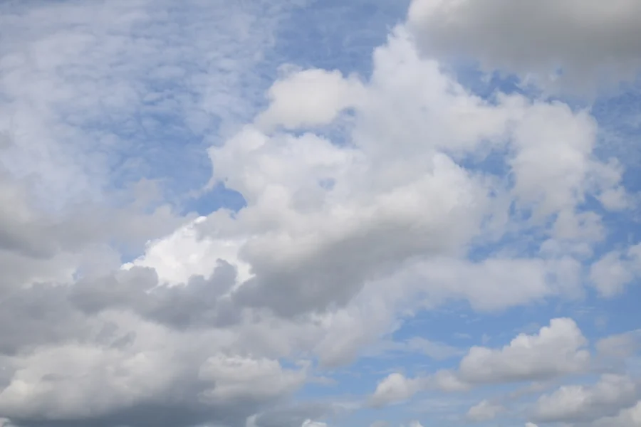 Mengapa langit berwarna biru? Penjelasan ilmiah