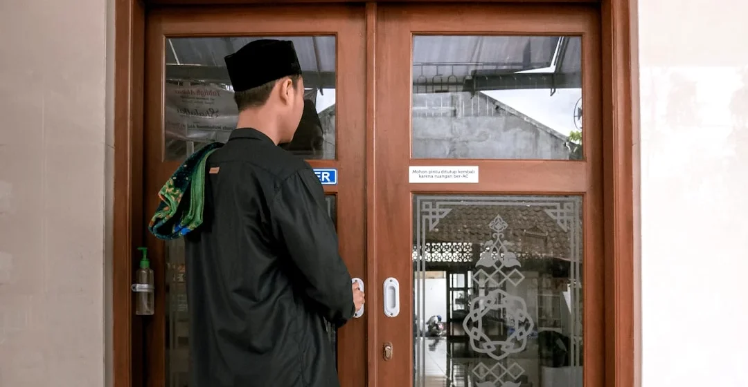 Merawat karet pintu mobil agar tidak getas dan kedap suara