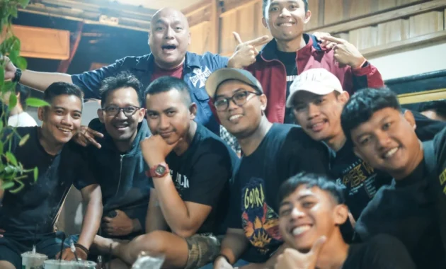Lingkaran pertemanan yang saling mendukung untuk kesehatan mental