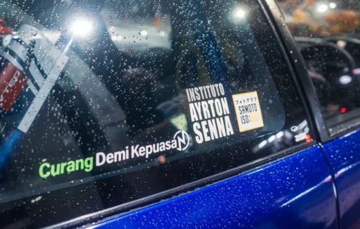 Membersihkan jamur kaca mobil dengan bahan sederhana