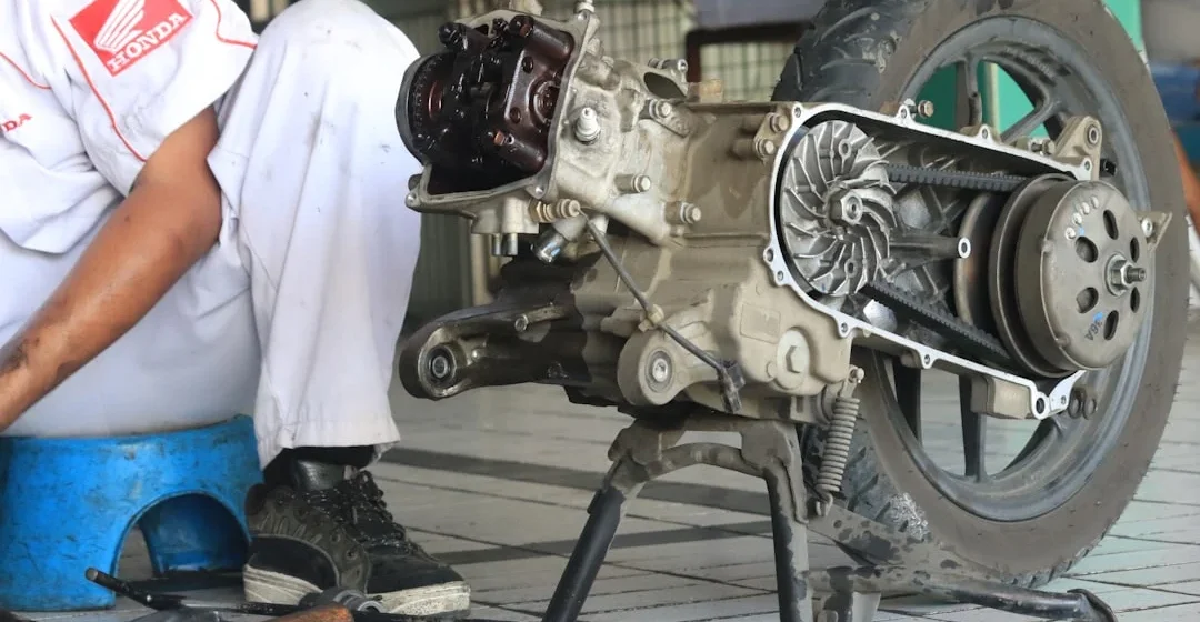 Arti kode pada botol oli mesin