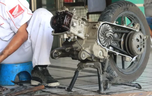 Arti kode pada botol oli mesin