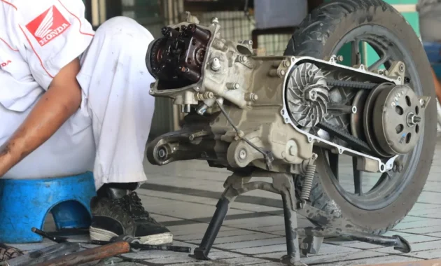 Arti kode pada botol oli mesin