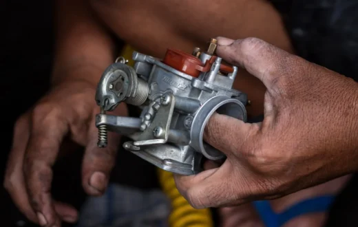 Pembersihan karburator throttle body mobil