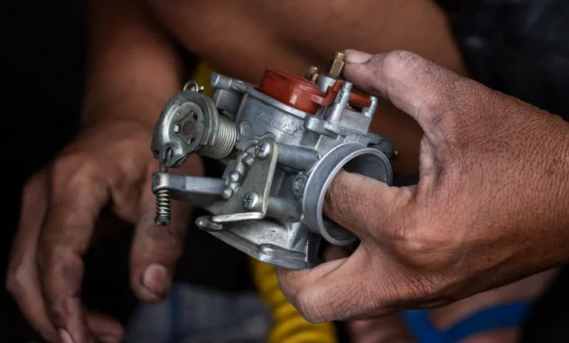Pembersihan karburator throttle body mobil