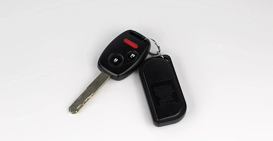 Ganti baterai kunci remote mobil dengan mudah