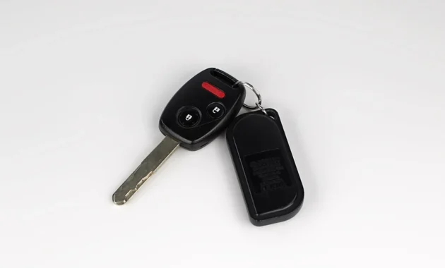 Ganti baterai kunci remote mobil dengan mudah